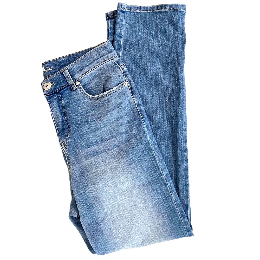 Style & Co Straight Leg jeans Size 4.